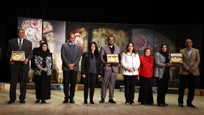 وزيرتا التخطيط والتنمية المحلية ومحافظ قنا يشهدون احتفالية بقصر الثقافة