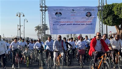 كورنيش النيل يتحول لساحة رياضية كبرى.. 300 متسابق في ماراثون دراجات 