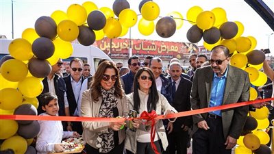 وزيرتا التخطيط والتنمية المحلية ومحافظ سوهاج يتفقدون كورنيش النيل ويفتتحون حدي