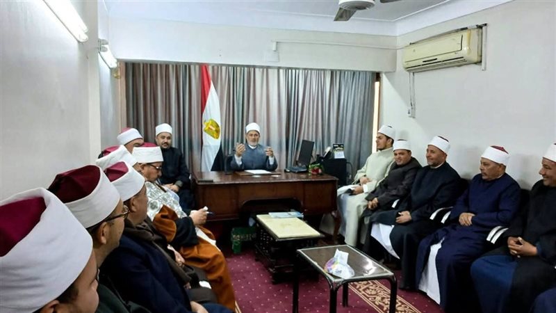 اجتماع بمديري الإدارات