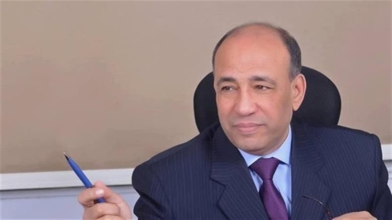 الكاتب الصحفي رفعت