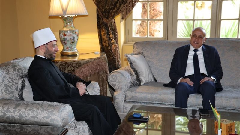 وزير الأوقاف ومحافظ