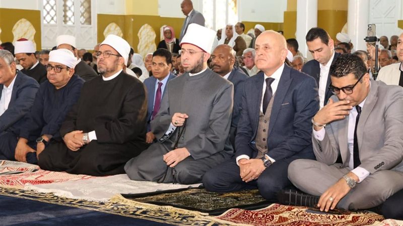 وزير الأوقاف ومحافظ