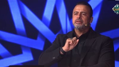 مصطفى حسني في «دولة التلاوة»: الإمامة في الدين لا تتحقق إلا بالصبر واليقين