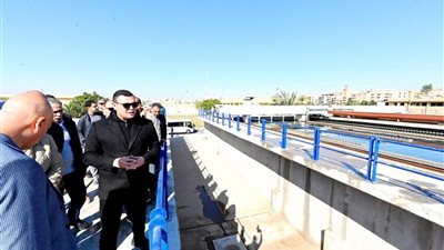 وزير الإسكان يتفقد مشروع «جنة 4» ومحطة تنقية مياه الشيخ زايد