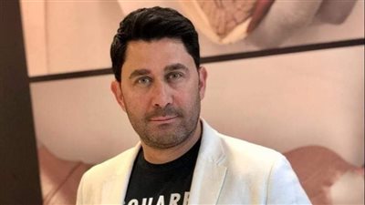 مُصاب بإنفلونزا الخنازير .. أحمد شاكر عبداللطيف يكشف تفاصيل مرض والده |خاص