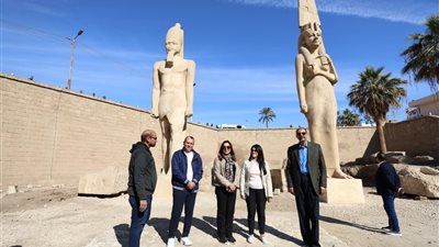 وزيرة التخطيط ووزيرة التنمية المحلية ومحافظ سوهاج يتفقدون قرية النساجين