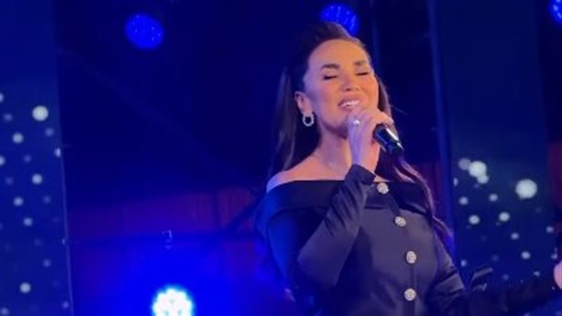 الفنانة مي فاروق