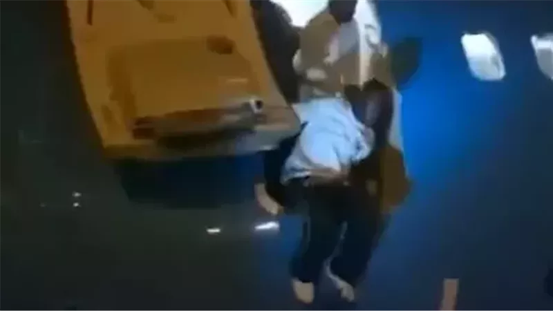 نزول الركاب من الطائرة