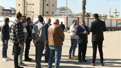 زيارة مفاجئة لمحافظ الدقهلية في جمصة لتفقد السوق الحضاري