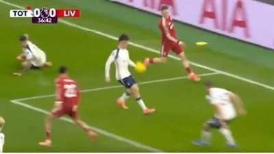 نتيجة وأهداف مباراة توتنهام وليفربول (0-0) طرد مثير بالشوط الأول 