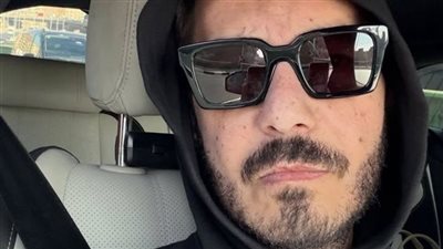 في طريقي للتصوير.. أحمد زاهر ينشر صورة من كواليس لعبة وقلبت بجد