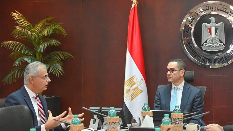 حسن الخطيب وزير الاستثمار