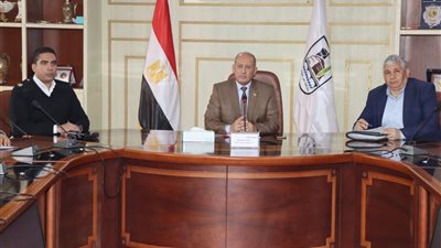سكرتير عام بنى سويف يناقش طلبات الحفر وتعزيز التنسيق بين الجهات ورد الشئ لأصله