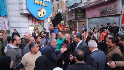 محافظ دمياط يوجه بإزالة الإشغالات وفتح الشوارع أمام المواطنين فورا