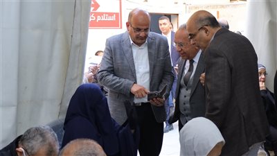 أمين عام نقابة المهندسين يتفقد مشروع الرعاية الصحية ويعد بتذليل أي عقبات