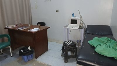 بدون ترخيص.. غلق وتشميع مستوصـف ضبط به أدوية تأمين صحي بمركز إهناسيا ببنى سويف