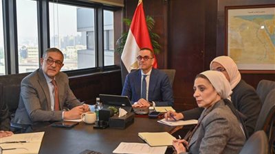 «الخطيب» يبحث مع وزير التجارة والصناعة الكوري تعزيز العلاقات الاستثمارية 