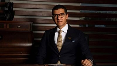 محمد أبو النجا يشعل 