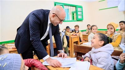 وزير التربية والتعليم يجرى جولة مفاجئة بمدارس إدارتي ببا وسمسطا في بني سويف