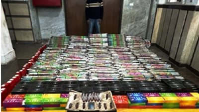 ضبط مالك شركة بحوزته 29 ألف قطعة ألعاب نارية وسلاح أبيض بالإسكندرية