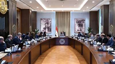 رئيس الوزراء يعقد اجتماعاً لمتابعة الموقف التنفيذي والمالي لـ 