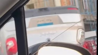 انقلاب سيارة ملاكي على طريق التسعين الشمالي بالتجمع الخامس