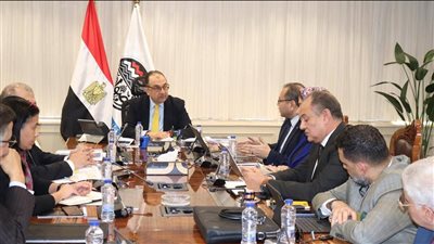 شيمي: مشروع تطوير صناعة الغزل ركيزة أساسية لاستعادة الريادة المصرية عالميًا 
