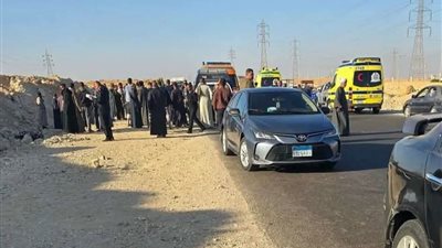 طريق موت جديد.. أهالي قنا يعانون من غياب العلامات الإرشادية بطريق المحروسة