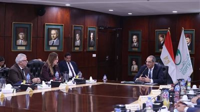«البريد المصري» يطور خدماته الرقمية ويضيف 1000 منفذ و3000 صراف آلي