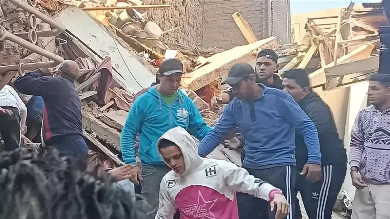 عقار إمبابة المنهار