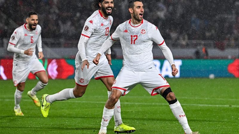 تونس وأوغندا