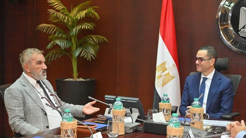 وزير الاستثمار 