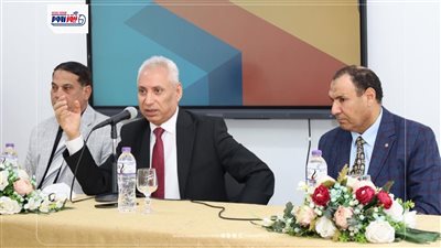 استعداداً لليوبيل الذهبي.. رئيس جامعة المنيا يعقد لقاءً موسعًا بكلية الفنون 