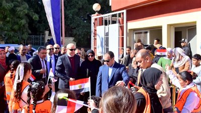 محافظ الأقصر يفتتح 3 محطات رفع صرف صحي ضمن احتفالات العيد القومي 