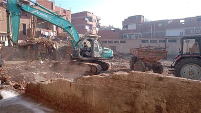محمد مصطفى لطفي يعلن بدء أعمال الإنشاءات بالوحدة البيطرية في التلين
