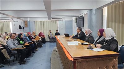 وكيل وزارة الصحة بالمنوفية يقود اجتماعًا موسعًا لفرق سلامة المرضى