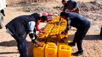 ضبط وإعدام طن زيت طعام و200 عبوة دواء و2 طن سلع غذائية منتهية الصلاحية بسوهاج 