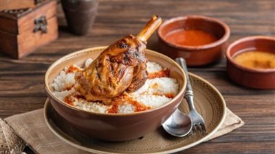 طريقة عمل فتة لحم بالأرز لوجبة غداء شهية وسهلة التحضير في البيت 	