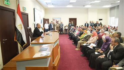 وزير العمل: «أنتم شركاء النجاح ولن ندّخر جهدًا في تذليل العقبات»
