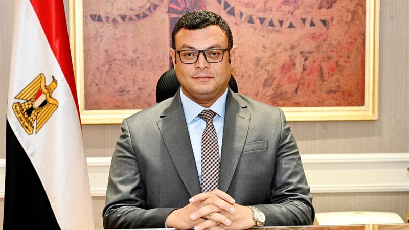 وزير الأسكان المهندس