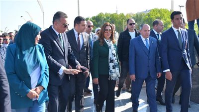 وزيرة التنمية المحلية تتفقد المرحلة الأولى من كورنيش بورسعيد السياحي