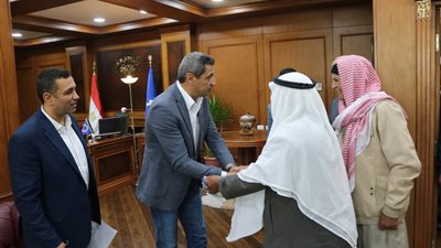 لمناقشة الموضوعات ذات الاهتمام.. محافظ السويس يستقبل مشايخ وعواقل القبائل 