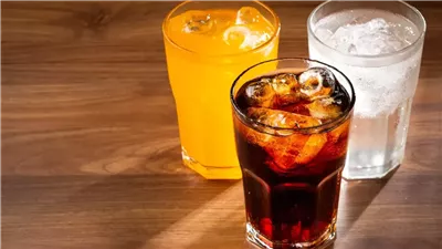 بعدما حظرتها الكويت لمن هم دون ال18.. أضرار المشروبات الغازية 