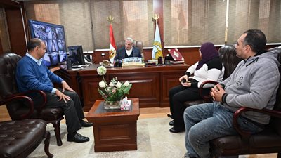 محافظ الغربية يجتمع بهيئة الطرق لمتابعة تطوير ورفع كفاءة الكباري