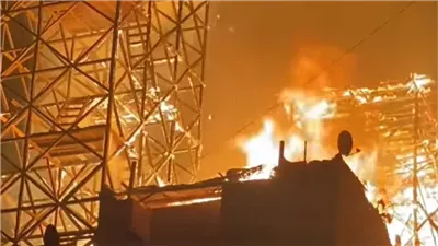السيطرة على حريق نشب في غيه حمام أعلى سطح عقار بمنشية ناصر | صور