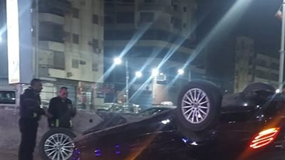 انقلاب جديد  بطنطا على كوبري قحافة.. إصابة شاب وخطيبته في حادث انقلاب سيارة