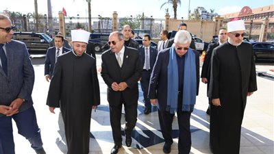 وزير الأوقاف يهنئ محافظ وأهالي بورسعيد بالعيد القومي للمحافظة