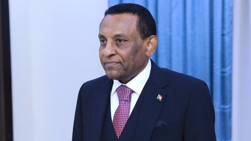 كامل إدريس 