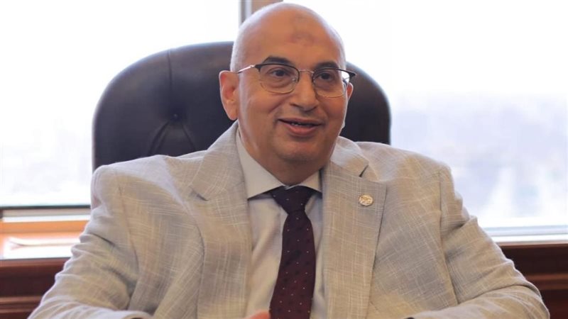 النائب أشرف عبد الغني